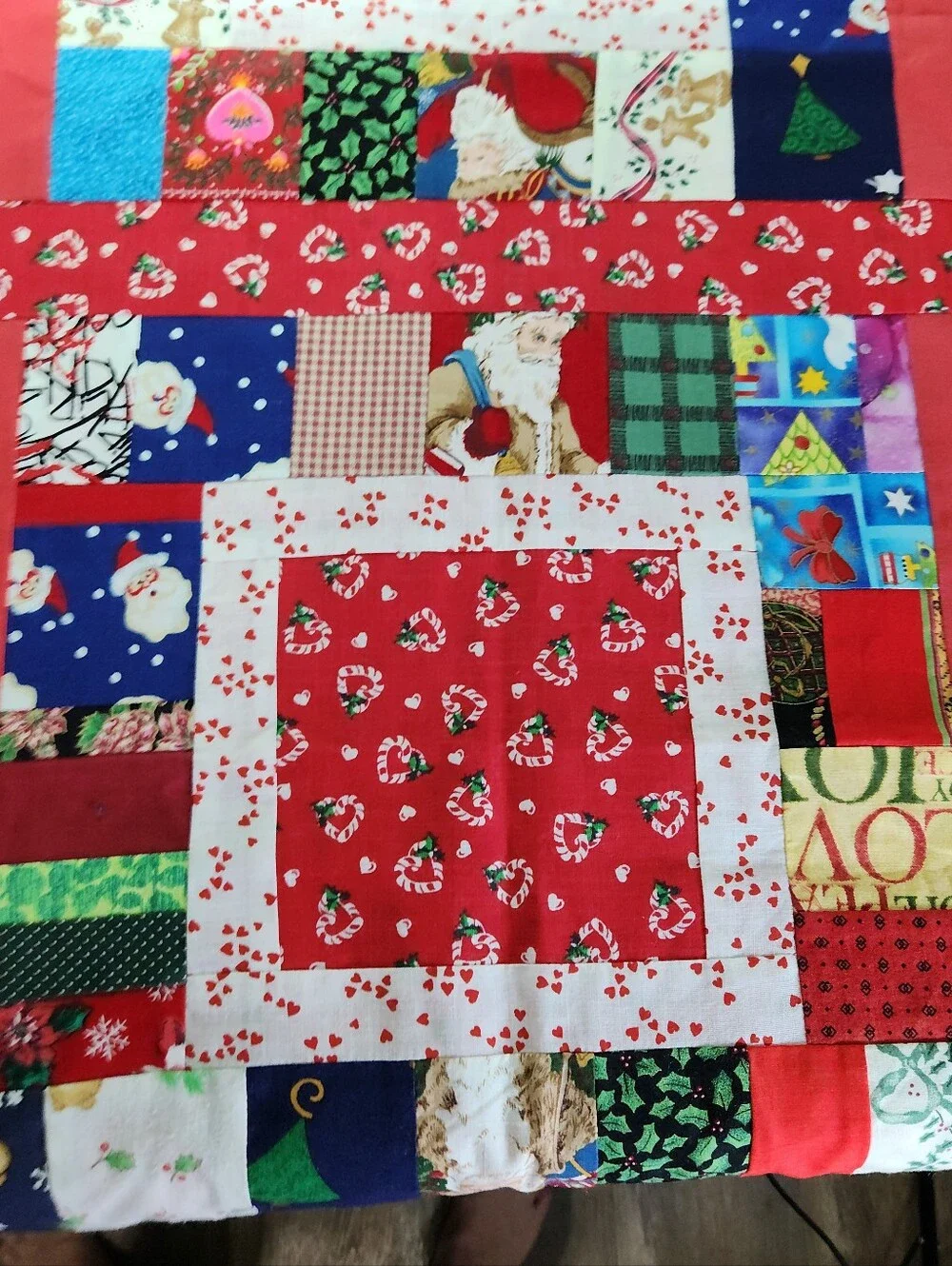 🎄 Cozy Up Your Holidays with this Handmade Christmas Quilt! 🎄